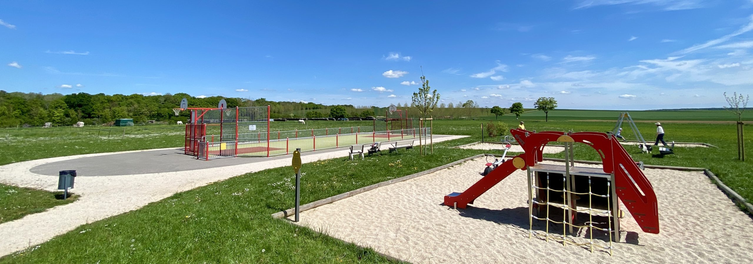 Aire de loisirs intergénérationnelle de la commune de Villebichot.